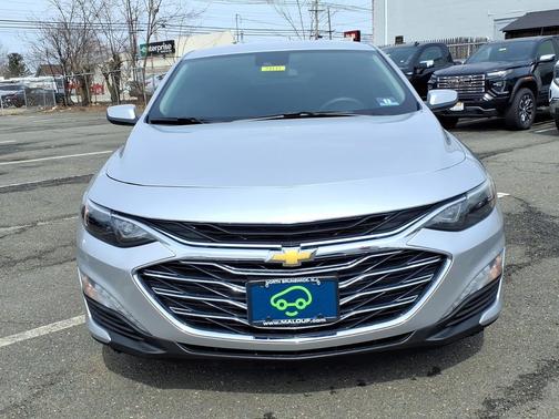 Silver Ice Metallic 2019 Chevrolet Malibu LT