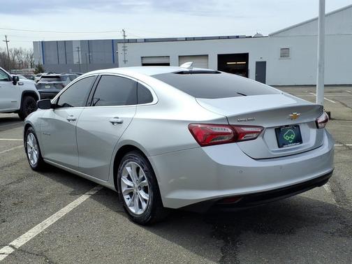 Silver Ice Metallic 2019 Chevrolet Malibu LT