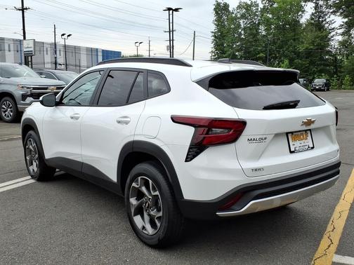 Summit White 2026 Chevrolet Trax LT