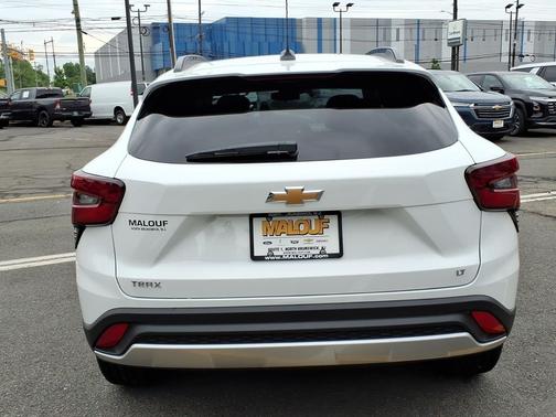 Summit White 2026 Chevrolet Trax LT