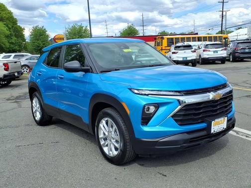 Marina Blue Metallic 2026 Chevrolet Trailblazer LS
