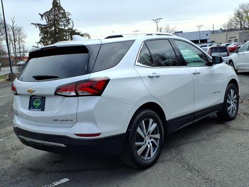 Iridescent Pearl Tricoat 2022 Chevrolet Equinox Premier w/1LZ
