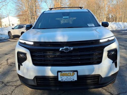Summit White 2026 Chevrolet Traverse LT