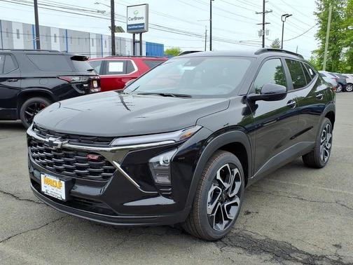 Mosaic Black Metallic 2026 Chevrolet Trax FWD 2RS