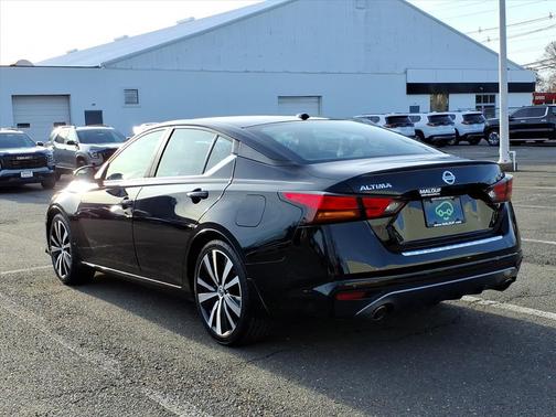 2022 Nissan Altima SR FWD