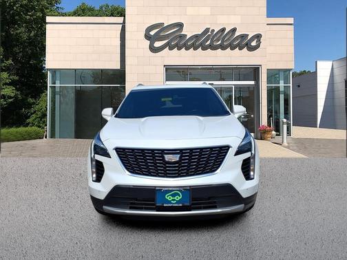 Crystal White Tricoat 2019 Cadillac XT4 Premium Luxury