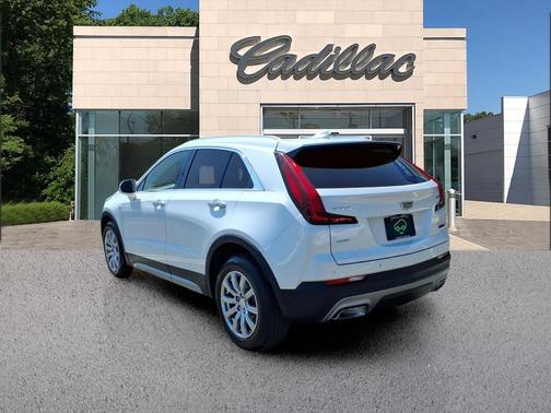 Crystal White Tricoat 2019 Cadillac XT4 Premium Luxury