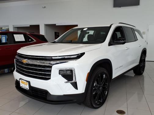 Summit White 2026 Chevrolet Traverse LT