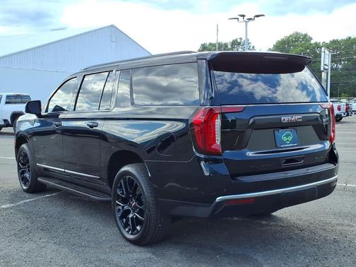 Onyx Black 2022 GMC Yukon XL SLT