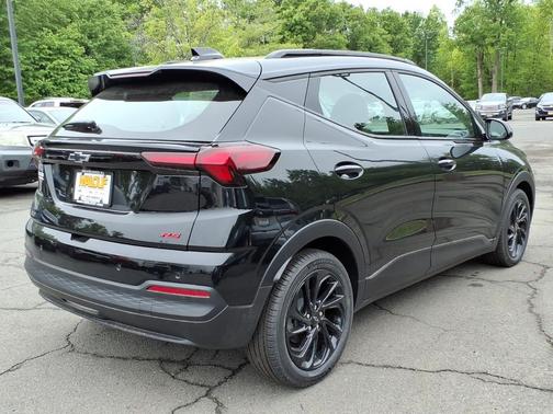 Mosaic Black Metallic 2027 Chevrolet Bolt RS