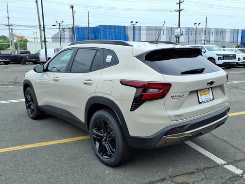 White Sands 2026 Chevrolet Trax FWD ACTIV
