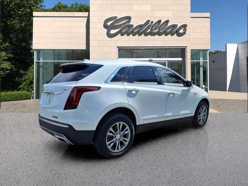 2022 Cadillac XT5 Premium Luxury