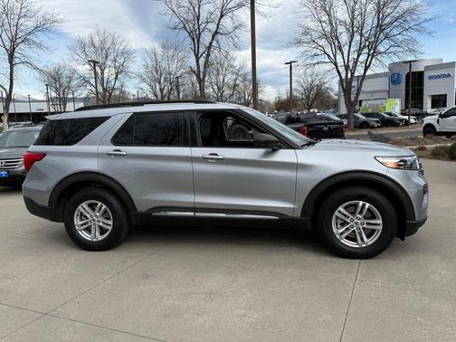 Silver Metallic 2020 Ford Explorer XLT