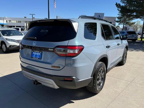 Gray 2024 Honda Pilot TrailSport
