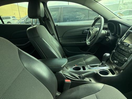 Silver Ice Metallic 2014 Chevrolet Malibu 1LT