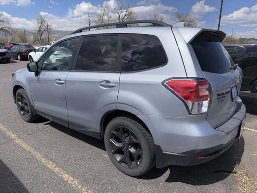 Ice Silver Metallic 2018 Subaru Forester 2.5i Premium