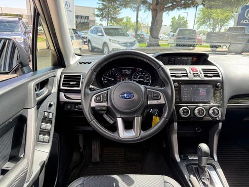 Ice Silver Metallic 2018 Subaru Forester 2.5i Premium