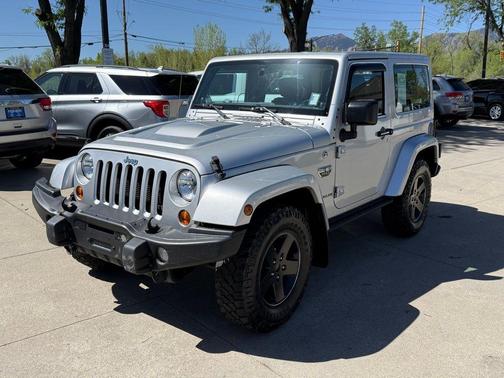 Bright Silver Clearcoat Metallic 2012 Jeep Wrangler Rubicon