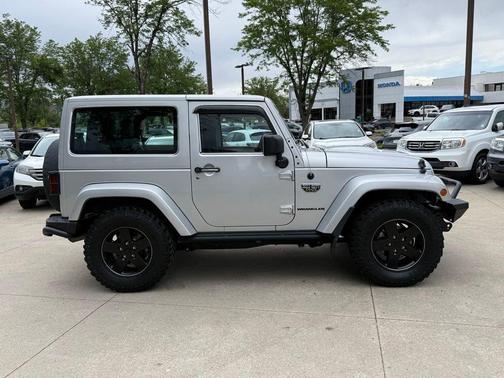 Bright Silver Clearcoat Metallic 2012 Jeep Wrangler Rubicon