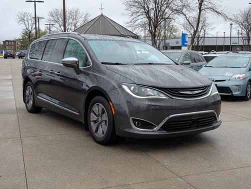 2019 Chrysler Pacifica Hybrid Limited