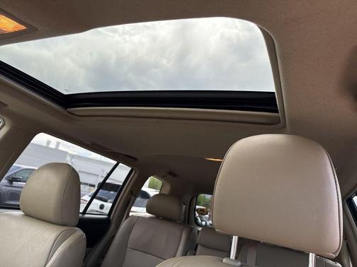 Black 2012 Toyota Highlander SE