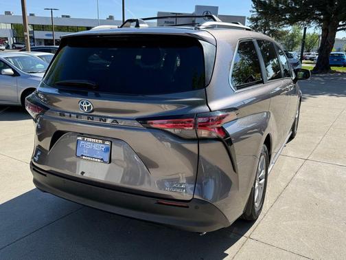 Predawn Gray Mica 2022 Toyota Sienna XLE