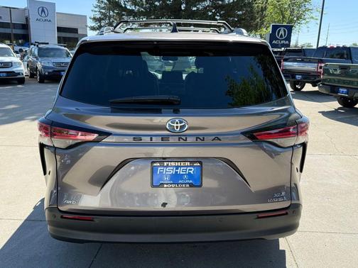 Predawn Gray Mica 2022 Toyota Sienna XLE