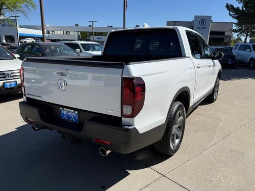 White 2023 Honda Ridgeline RTL