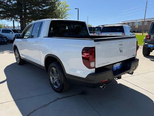 White 2023 Honda Ridgeline RTL