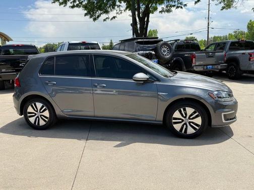2019 Volkswagen e-Golf SE