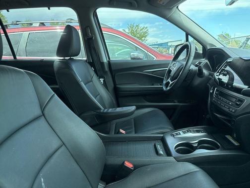 White 2022 Honda Pilot Special Edition