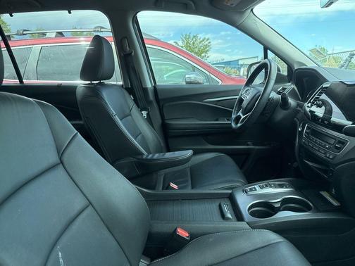 White 2022 Honda Pilot Special Edition