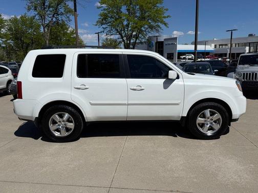 White 2011 Honda Pilot EX