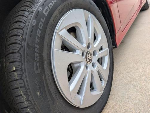 2016 Toyota Prius Two