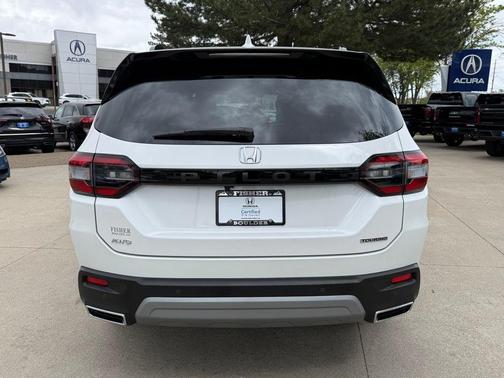 White 2025 Honda Pilot Touring