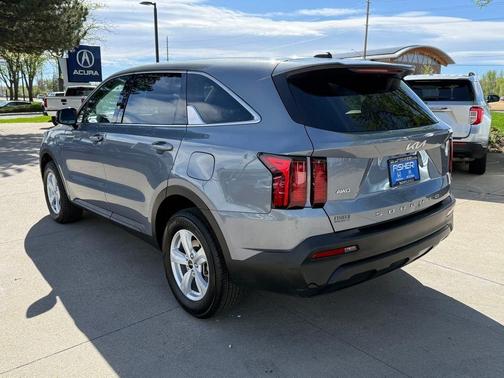 Everlasting Silver 2022 Kia Sorento LX