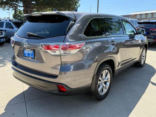 2016 Toyota Highlander LE