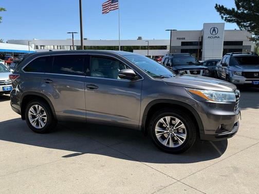 2016 Toyota Highlander LE