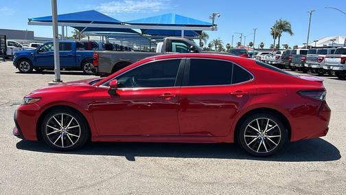 2022 Toyota Camry SE