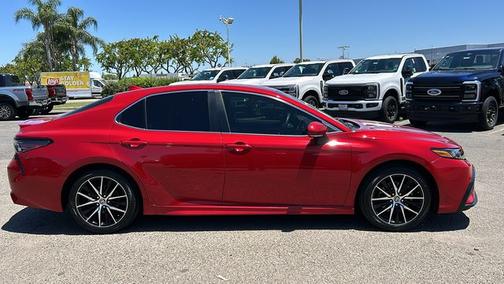 2022 Toyota Camry SE