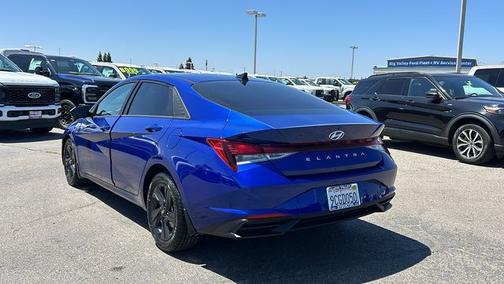 2022 Hyundai ELANTRA SEL
