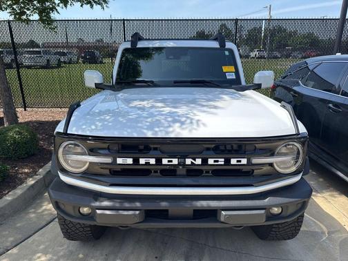 Oxford White 2024 Ford Bronco Outer Banks