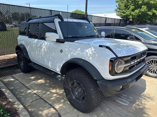 Oxford White 2024 Ford Bronco Outer Banks