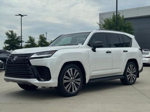 2025 Lexus LX 700h Luxury