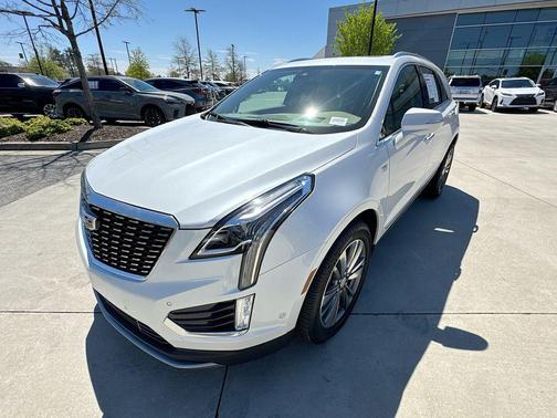 Crystal White Tricoat 2021 Cadillac XT5 Premium Luxury