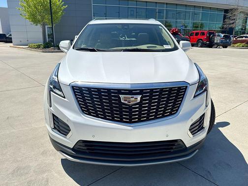 Crystal White Tricoat 2021 Cadillac XT5 Premium Luxury
