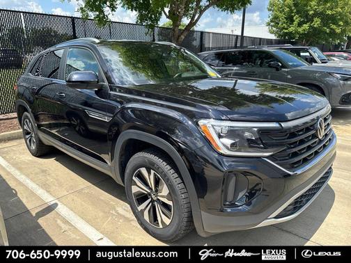 Deep Black Pearl 2024 Volkswagen Atlas Cross Sport 2.0T SE