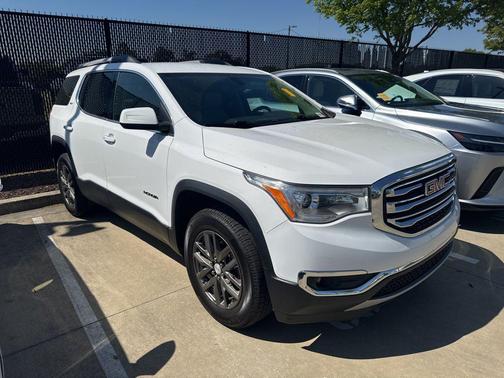 Summit White 2019 GMC Acadia SLT-1