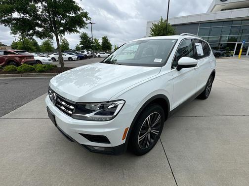Pure White 2018 Volkswagen Tiguan 2.0T SEL