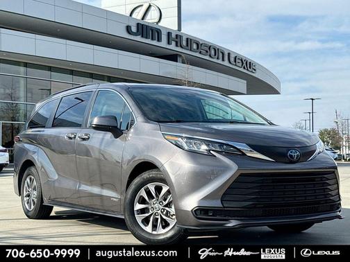 2021 Toyota Sienna LE